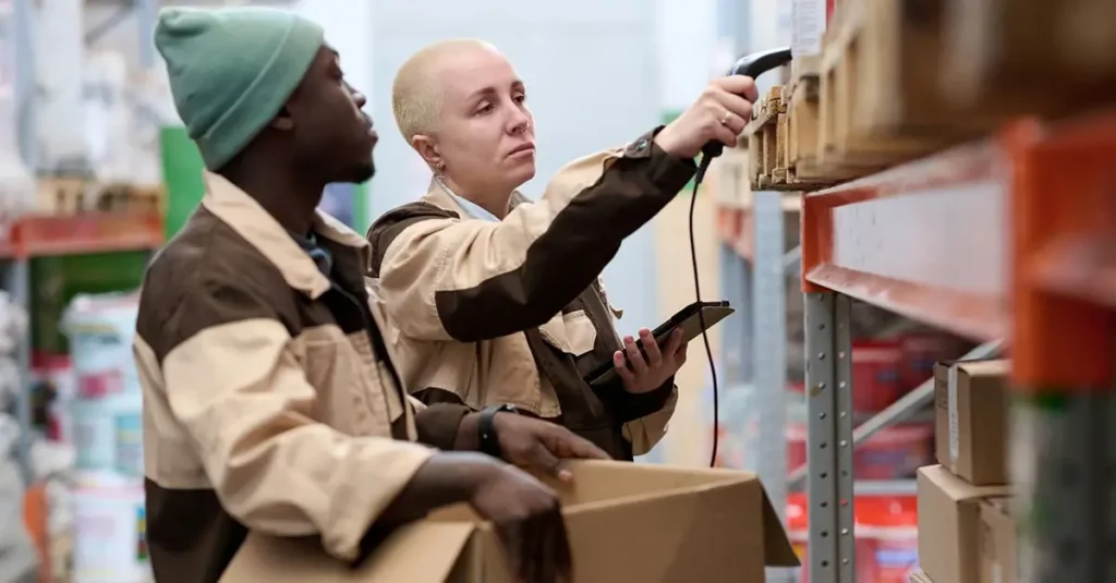 Employees with a minimum adequate salary working in a warehouse.