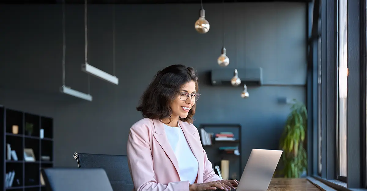 Brightmine-office staff drafting email